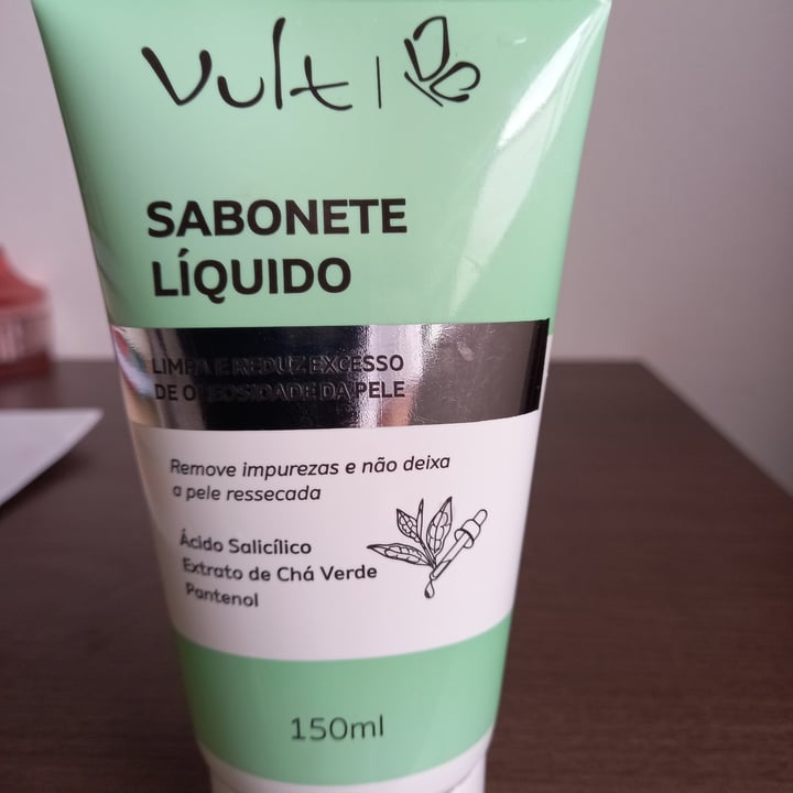 photo of vult sabonete líquido ácido salicílico/ Extrato de Chá Verde/ Pantenol 150ml shared by @denisereginadepaula on  05 Jan 2023 - review