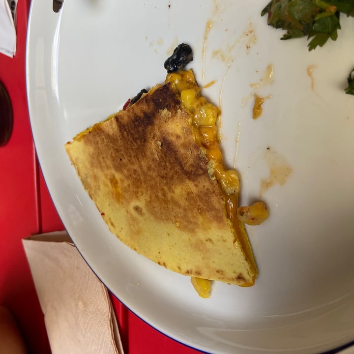 photo of Montana Shop Porto Quesadilla shared by @vegainz12 on  20 Sep 2021 - review
