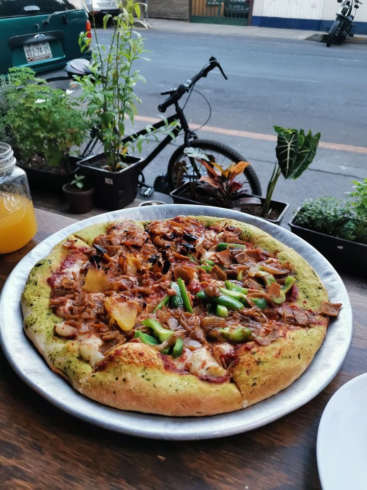 photo of Salvaxe Pizza Chuleta Hawaiana Y BBQ shared by @milleanarquista on  16 Mar 2020 - review