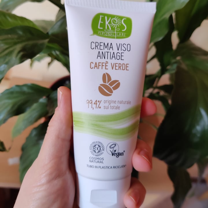 photo of Ekos personal care Crema viso antiage caffè verde shared by @lucianothecat on  24 May 2022 - review