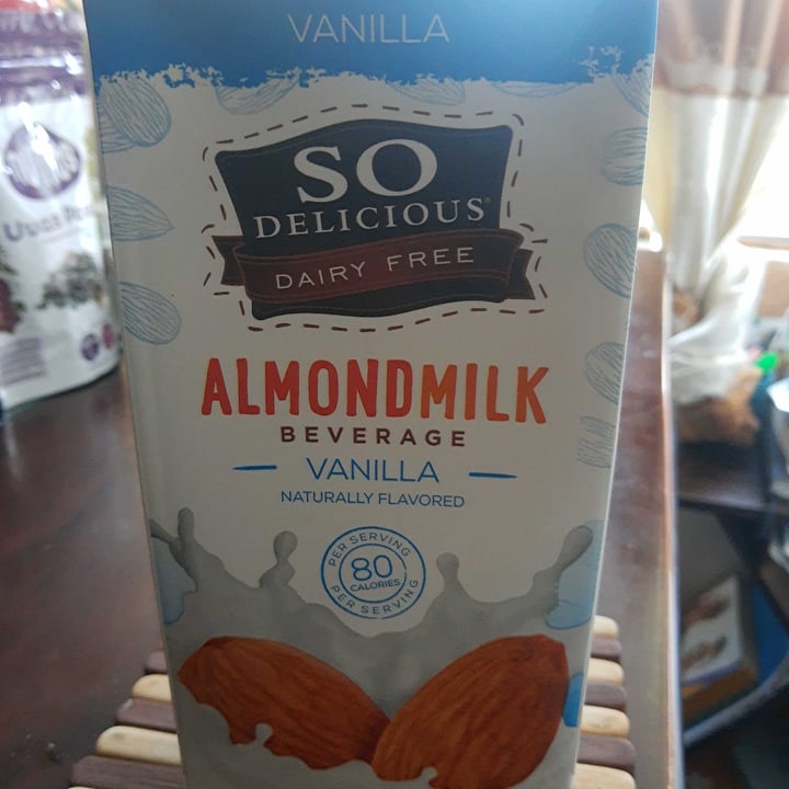 photo of So Delicious Dairy Free Almondmilk Beverage Vanilla shared by @berna05 on  06 Apr 2021 - review