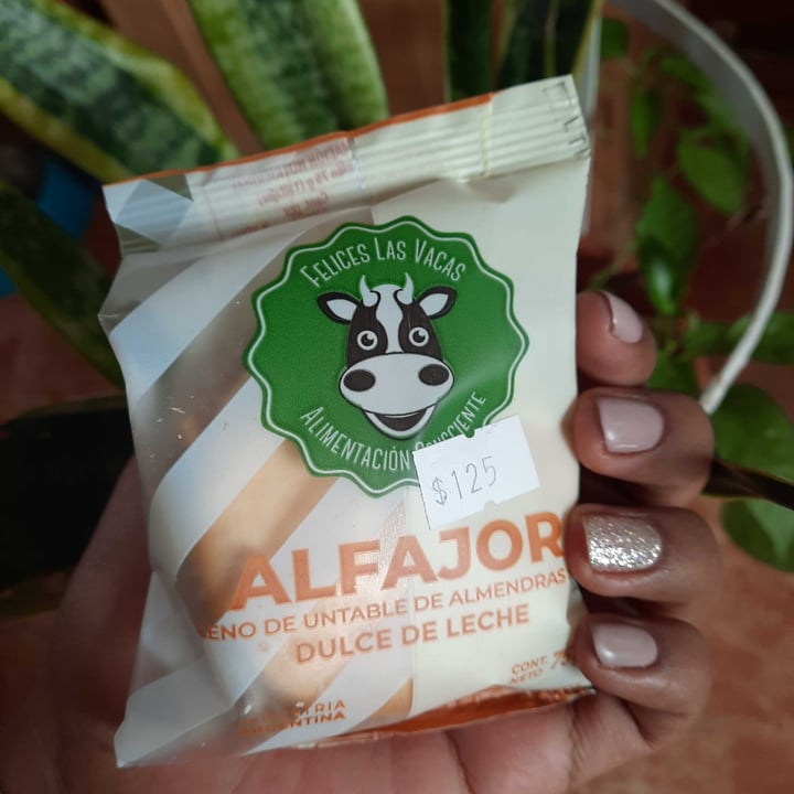 review photo of Felices Las Vacas Alfajor Maicena shared by @julietaquispe on 07 May 2021 - review