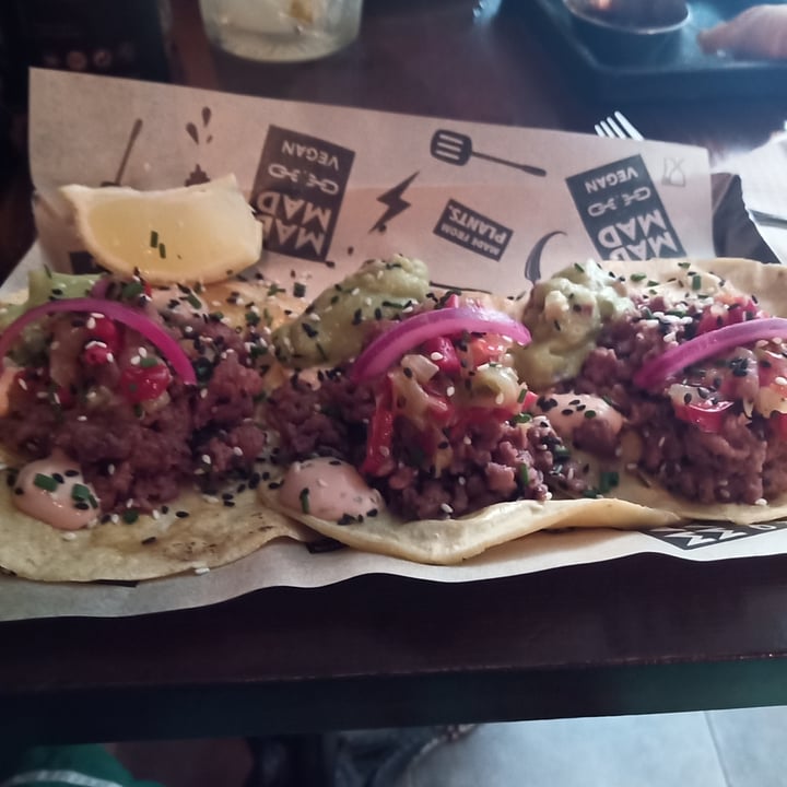 photo of Mad Mad Vegan Nachos don jalisco shared by @radfemamable on  31 Aug 2021 - review