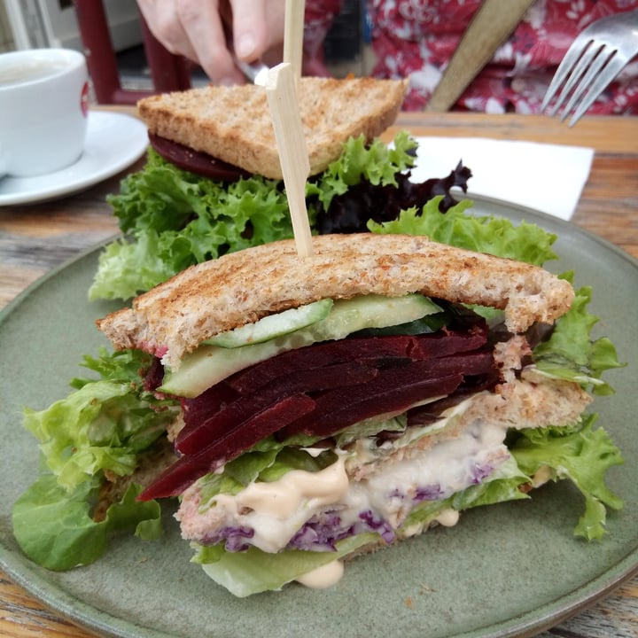 photo of HAPPENPAPPEN Nocado sandwich shared by @fabillous on  27 May 2020 - review