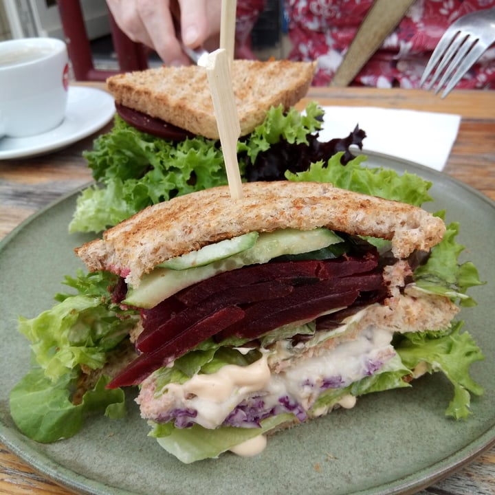 review photo of HAPPENPAPPEN Nocado sandwich shared by @fabillous on 27 May 2020 - review