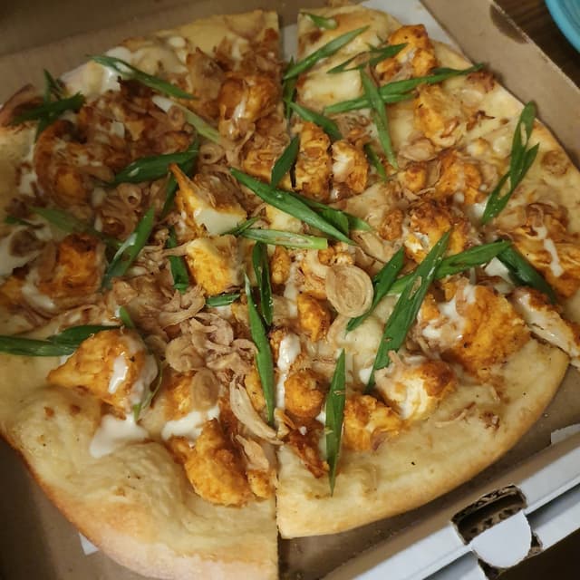 Photo of the dish “Stranger Wings Pizza”