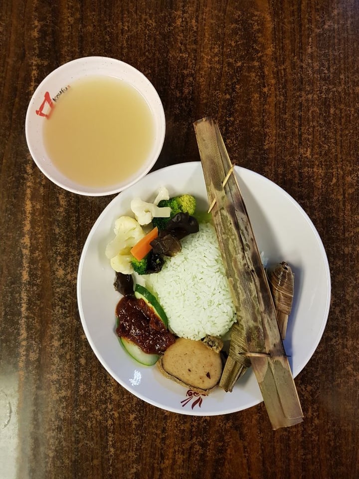 review photo of Pine Tree Cafe Nasi Lemak shared by @imgoodgirl on 01 May 2019 - review