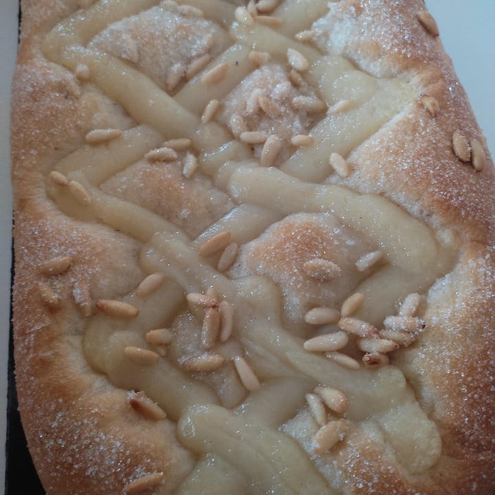 review photo of La Veggiesseria Coca de crema amb pinyons shared by @jordimarta on 29 Jun 2022 - review