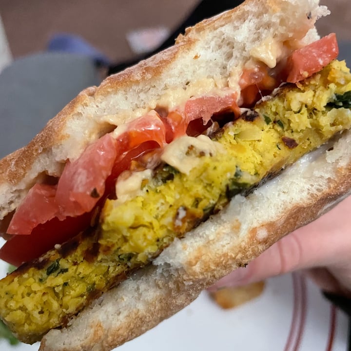 photo of Gardein Ultimate Falafel Burger shared by @clarendiee on  30 Nov 2021 - review