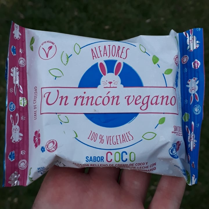 photo of Un Rincón Vegano Alfajor de Coco shared by @aylu1 on  09 Jun 2021 - review