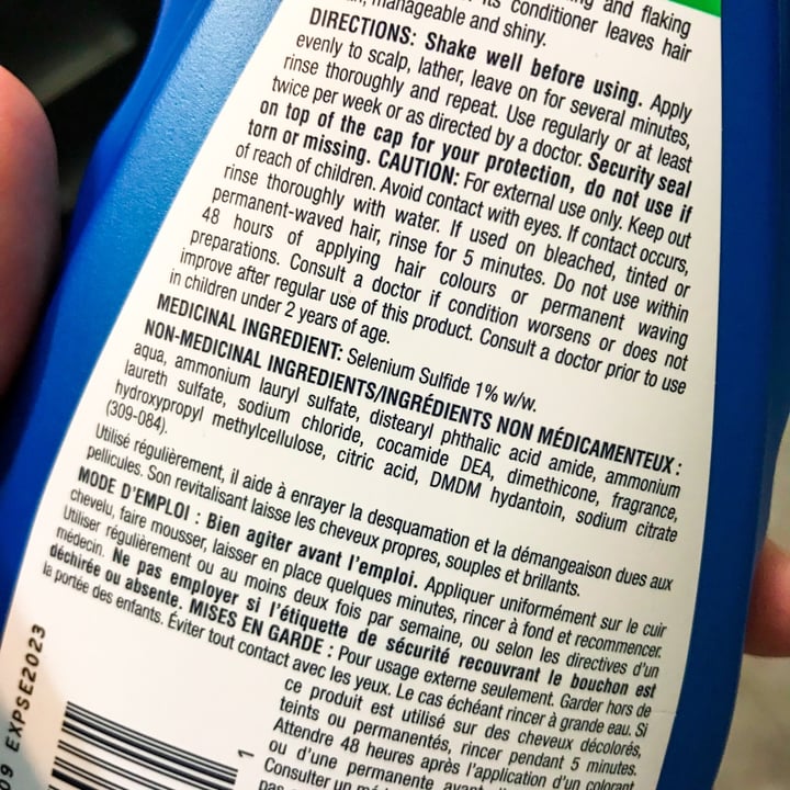 review photo of Selsun Blue 2 in 1 Anti-Dandruff Shampoo shared by @illusionist on 07 Aug 2022 - review