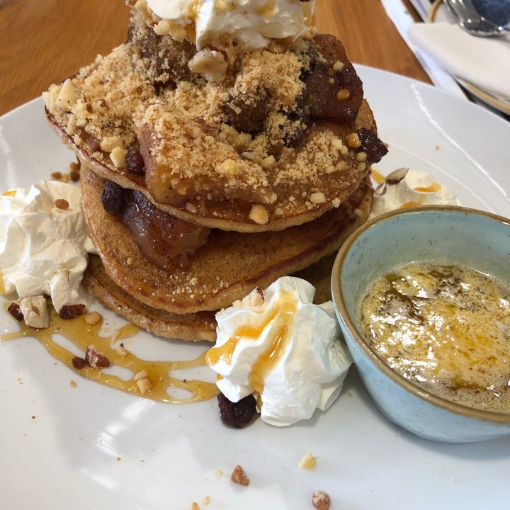 photo of Kaylee's Eatery Apple Pie Pancake shared by @melveegan on  03 Mar 2022 - review