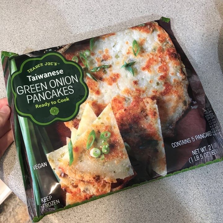 photo of Trader Joe's Taiwanese green onion pancake shared by @rbrackett on  23 Aug 2021 - review