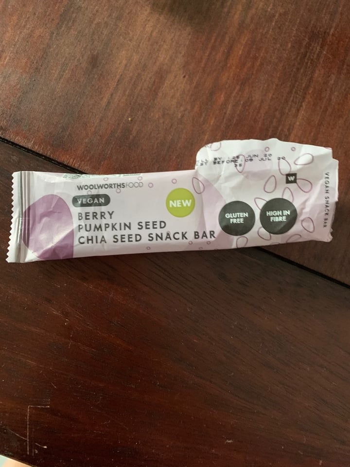 photo of Woolworths Food Berry Pumpkin Seed Chia Seed Snack Bar shared by @fruitytam on  21 Mar 2020 - review