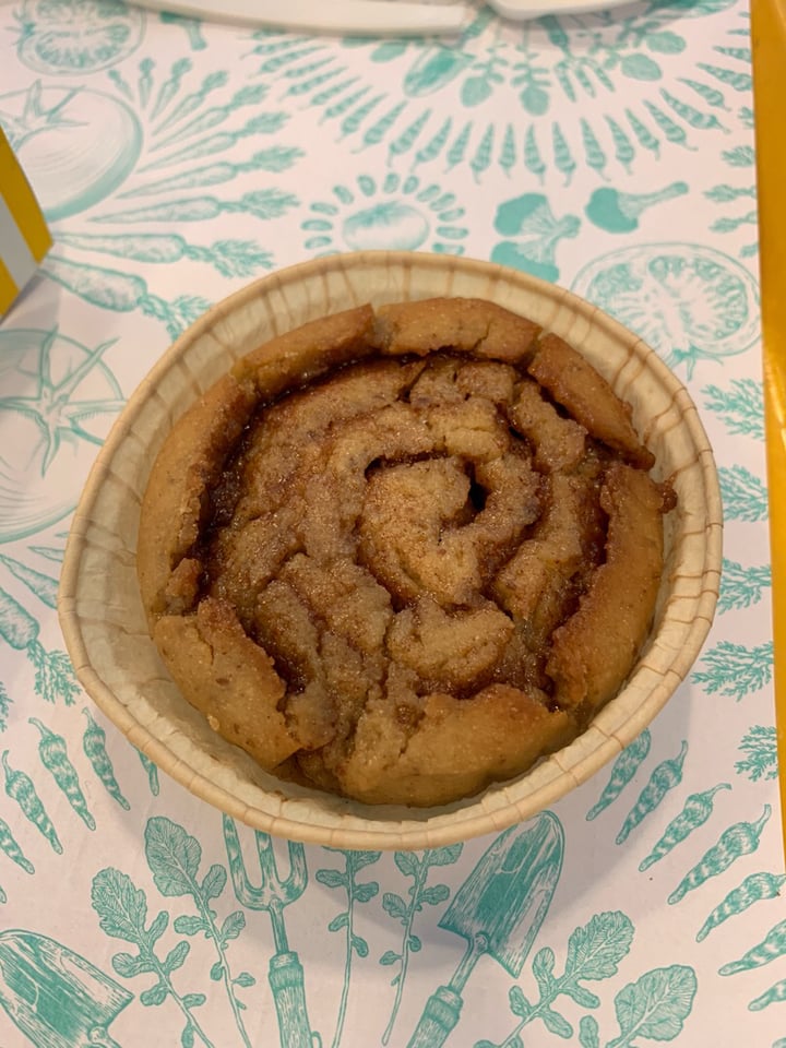 photo of Amy's Drive Thru Vegan Cinnamon Roll shared by @wharding on  28 Dec 2018 - review