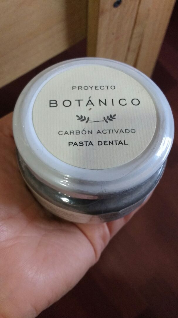 photo of Proyecto Botánico Carbón Activado, Pasta Dental shared by @uvazombie on  11 Dec 2019 - review