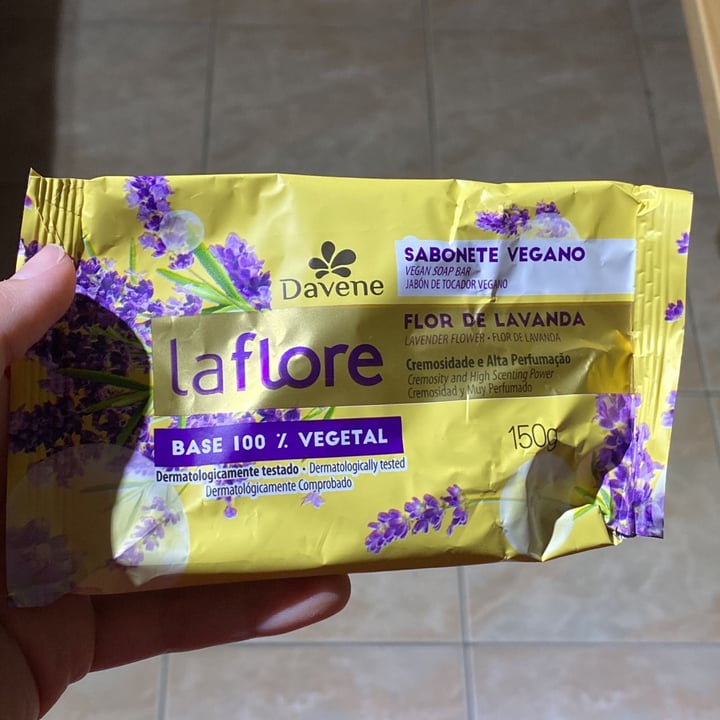 review photo of Davene Davene Sabonete Vegano Flor De Lavanda shared by @arielvenancio on 06 Aug 2022 - review