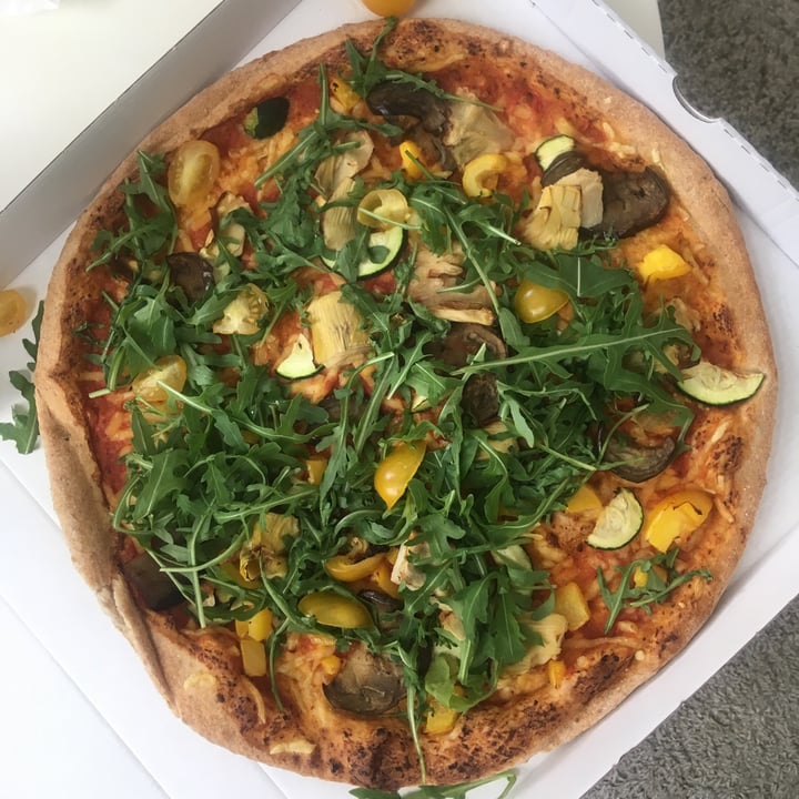 photo of Pizza Oscar Vegane Marino shared by @chelseagirlie on  21 May 2020 - review