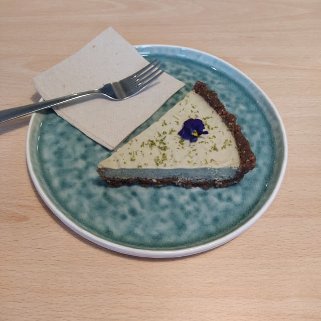 Photo of the dish “Pastel de aguacate y coco”
