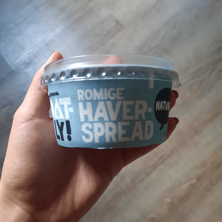 photo of Oatly Romige Haverspread shared by @frendssnotfood on  27 Aug 2021 - review