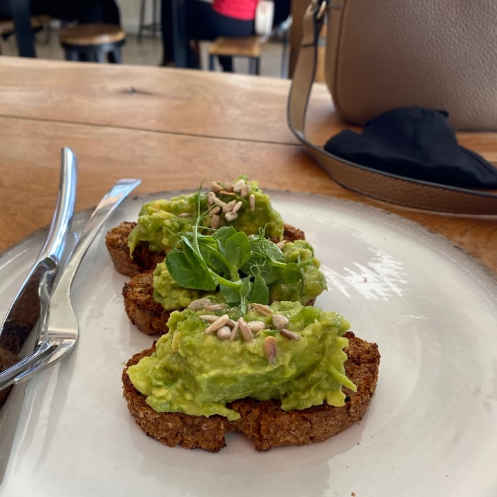 photo of Scheckter's RAW Gourmet Avo toast starter shared by @melcalothi on  30 Jan 2021 - review