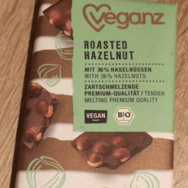 photo of Veganz Chocolate Roasted Hazelnut shared by @dolcebassvegan on  27 Apr 2021 - review