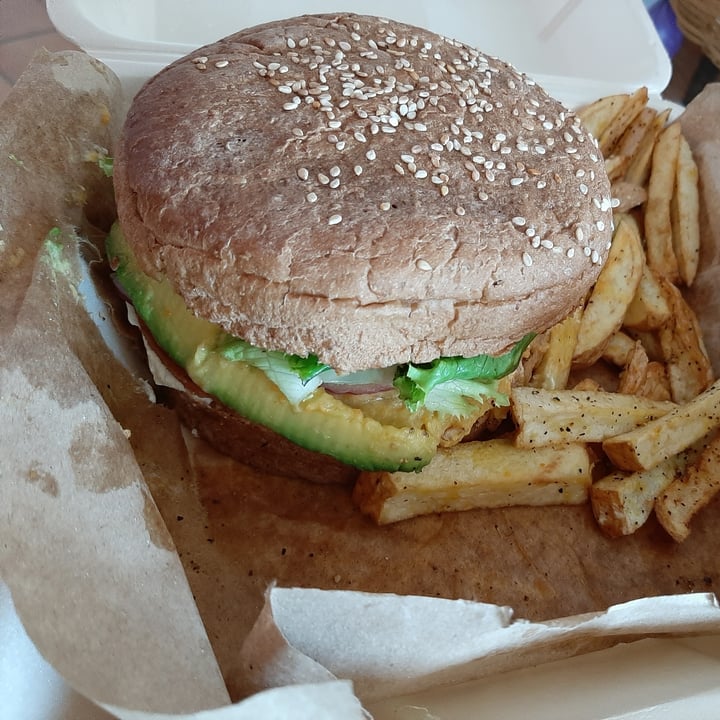 review photo of Indómite Vegan Hamburguesa Hawaiana Con Papas shared by @plantia on 19 Aug 2020 - review