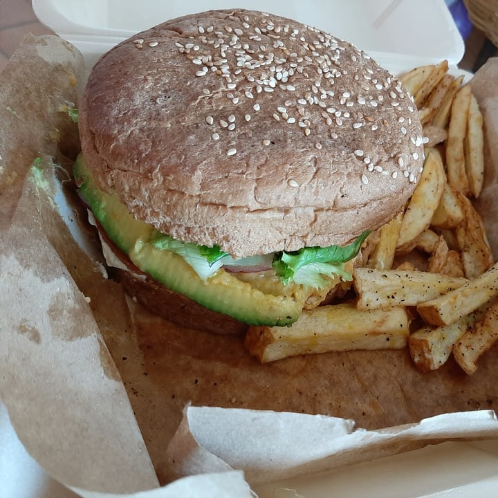 photo of Indómite Vegan Hamburguesa Hawaiana Con Papas shared by @plantia on  19 Aug 2020 - review