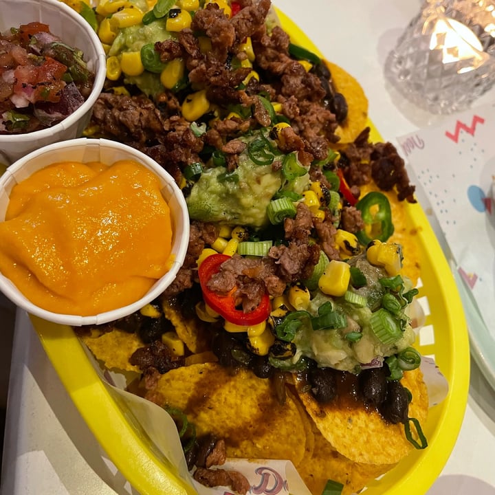 photo of Deer Mama Vegan Mylk & Burger Bar Nachos Bucket shared by @holasoymylk on  09 Jun 2022 - review