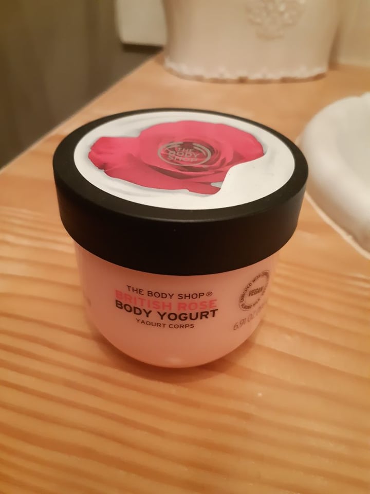review photo of The Body Shop Lait Pour Le Corps (British Rose) shared by @margotprz on 13 Mar 2020 - review