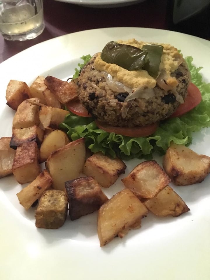 photo of Sattva Sandwich de hamburguesa veggie shared by @lauchis on  14 Jul 2019 - review