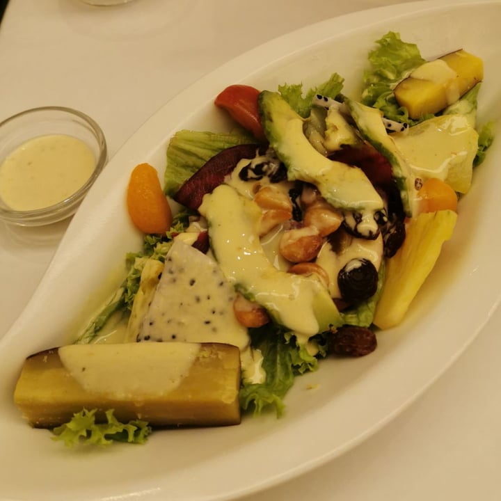 photo of SUFOOD Singapore Energized salad with Avocado and Macadamia shared by @ycarolyn on  17 Jan 2020 - review