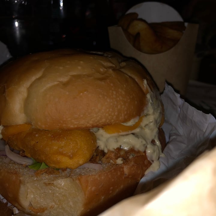 photo of Hank Burger Le Capitaine Hank shared by @lxsa on  18 Jan 2021 - review