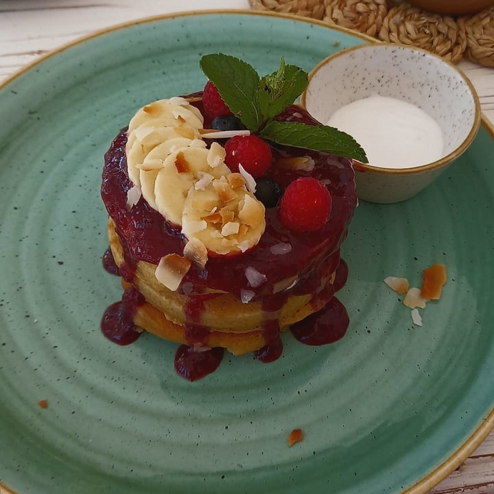 review photo of Juvenate Conscious Eatery Berry flapjacks shared by @teenagevegan on 06 Mar 2022 - review