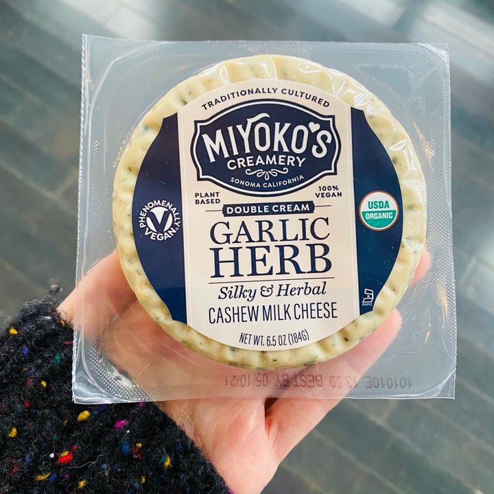 photo of Miyoko's Creamery Double Cream Garlic Herb Cashew Milk Cheese shared by @beckyyy on  13 Feb 2021 - review