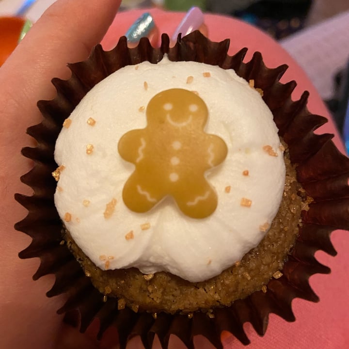 photo of Wicked 4 Gingerbread Cupcakes shared by @emilycalderwood on  19 Oct 2021 - review