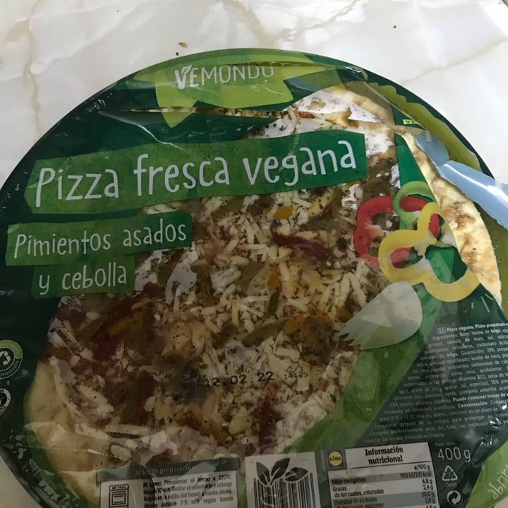 photo of Vemondo Pizza Fresca Pimientos Asados y Cebolla shared by @sara-iridescent on  30 Jan 2022 - review