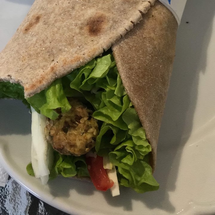 photo of Mandala Wrap integral de falafels shared by @cameew on  06 Jun 2020 - review