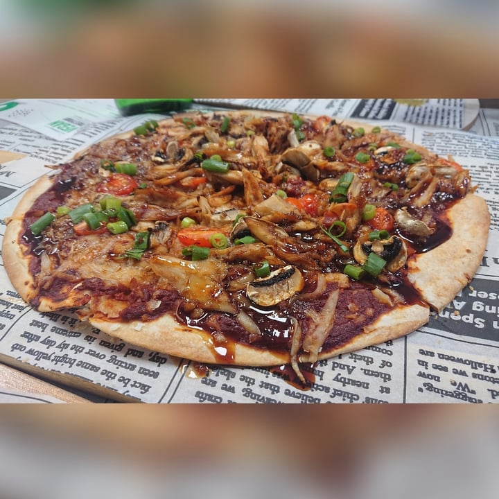 photo of Vegan Streetfood Deli - Obs Sticky Asian BBQ Chick'n Pizza shared by @anne13 on  28 May 2021 - review