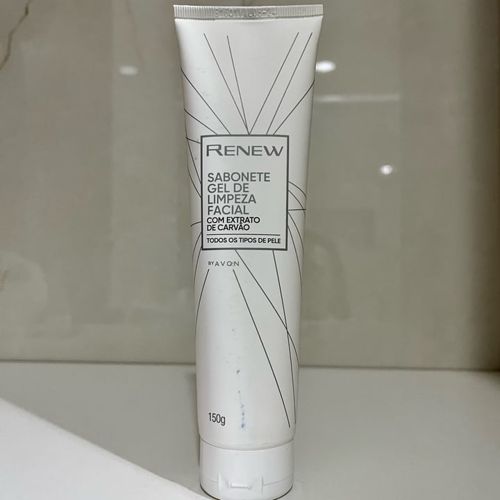 photo of Avon Renew Sabonete Gel De Limpeza Facial Com Extrato De Carvão shared by @gabialencar on  12 May 2022 - review