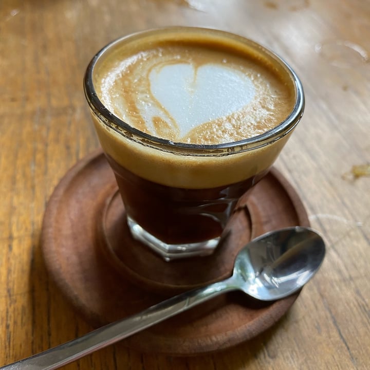 photo of OL'DAYS Coffee and Deli Latte Con Leche De Almendras shared by @jula on  03 Apr 2022 - review