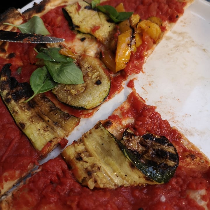 photo of San Rocco Beach Resort Pizzeria Restaurant Bar Pizza Verdure shared by @lindaemecs on  09 Aug 2022 - review