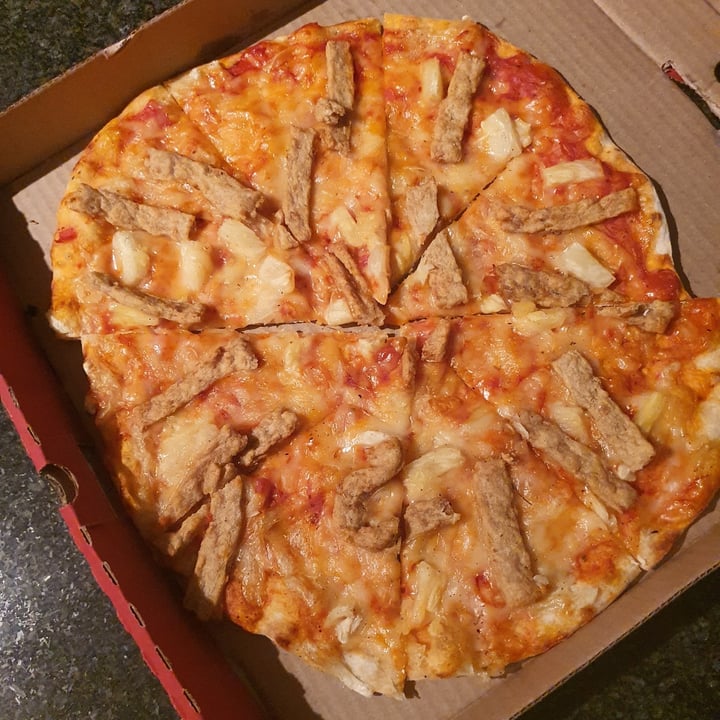 photo of Panarottis Table Bay Margarita pizza shared by @jesscaga on  05 May 2020 - review