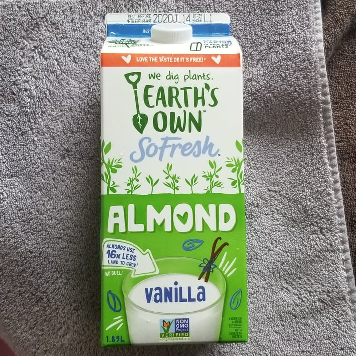 photo of Earth's Own So Fresh Vanilla Almond Milk shared by @handeela on  17 Jun 2020 - review