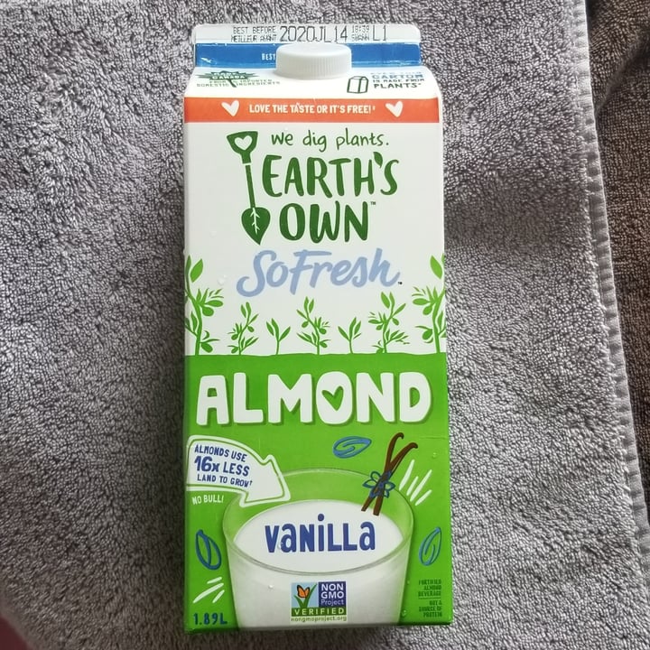 review photo of Earth's Own So Fresh Vanilla Almond Milk shared by @handeela on 17 Jun 2020 - review