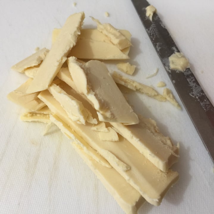 photo of Morrisons V Taste Smoked Cheddar Block shared by @ameriamber on  15 Sep 2021 - review