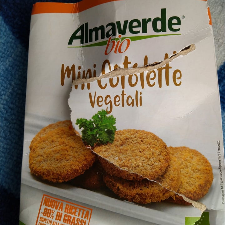photo of Almaverdebio Mini cotolette vegetali shared by @walkabout-veg on  08 Oct 2021 - review