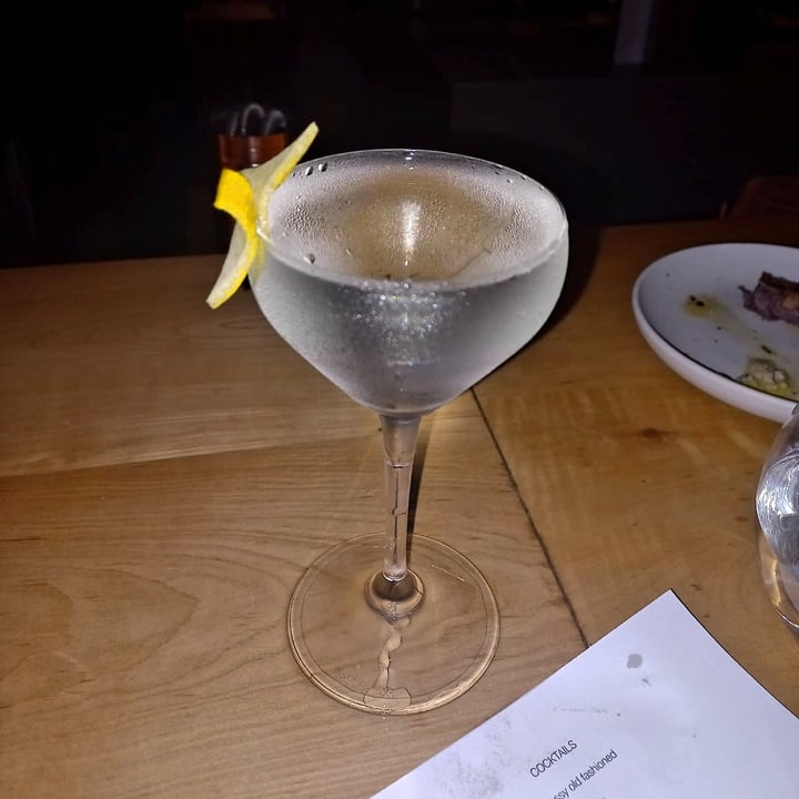 photo of MARTi Hendrick's Gin Tonic shared by @vforvegan on  04 Dec 2022 - review