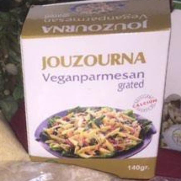 photo of Jouzourna Vegan Parmesan shared by @saraleebeautyvegan on  11 Sep 2021 - review