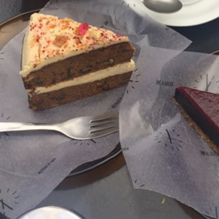 photo of Fifi Almacén Carrot cake shared by @huara on  17 May 2021 - review